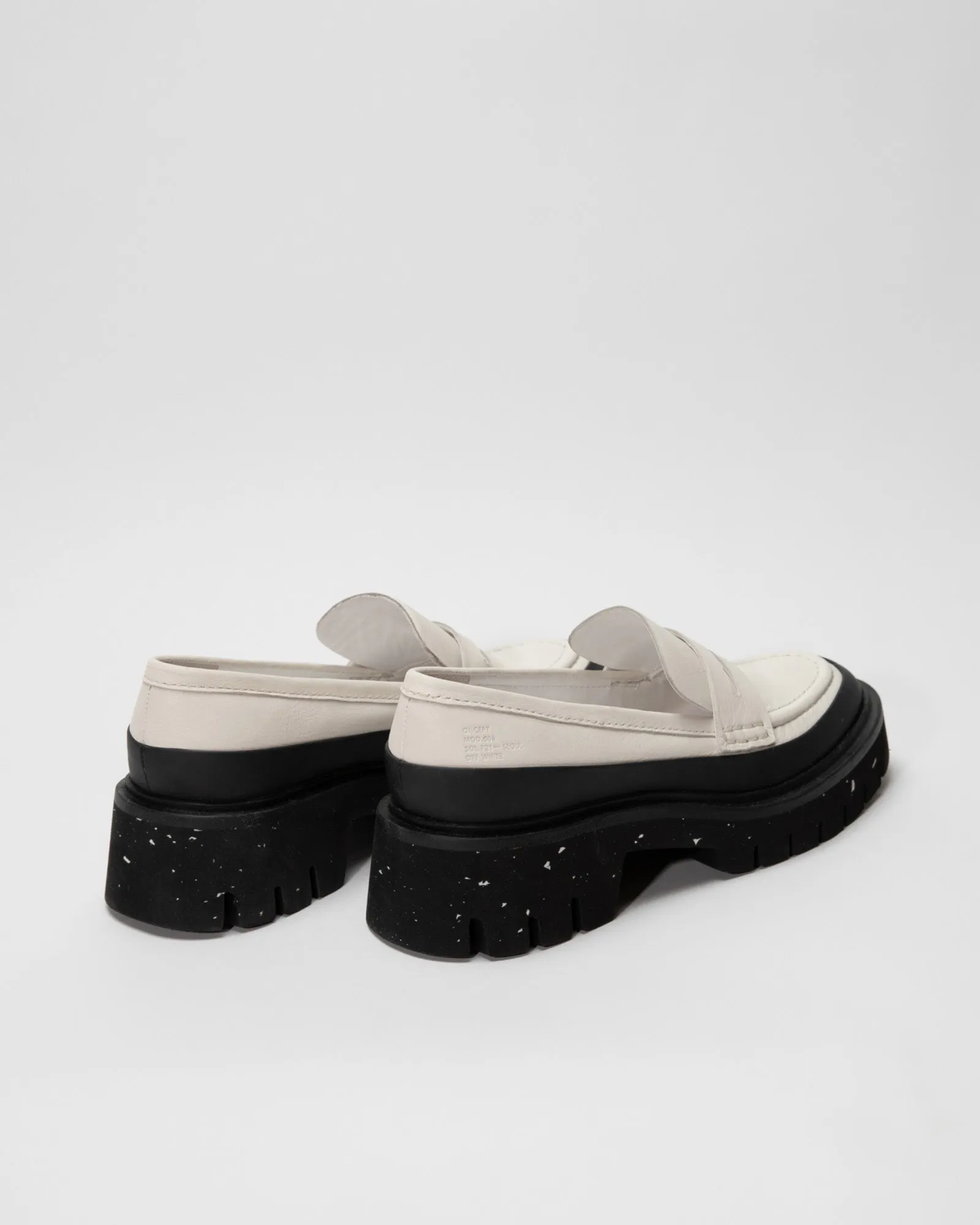 Oncept Seoul Loafer in Off White