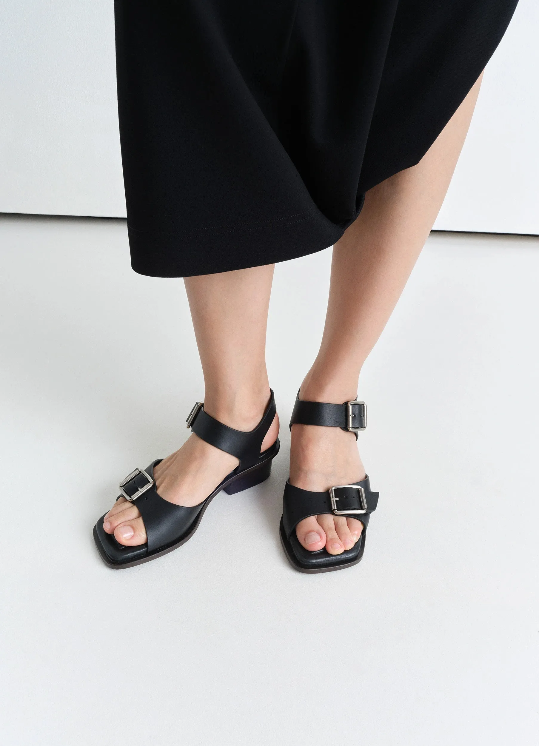 SQUARE HEELED SANDALS WITH STRAPS 35